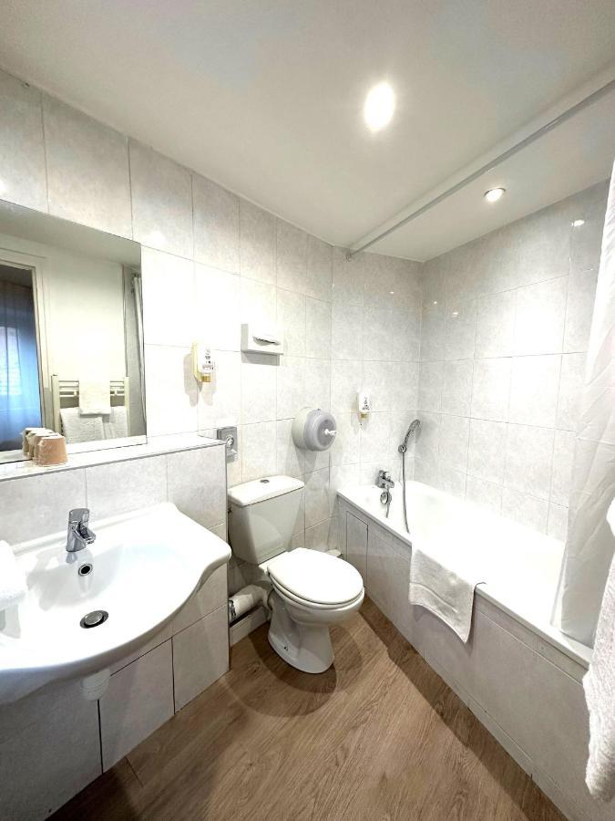 Twin Room,1498944994:JPEG